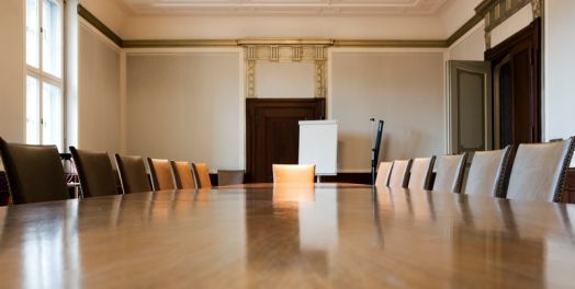 重建圣殿（以斯拉记1:1-6:22）