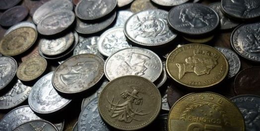 “不可贪恋…… 人一切所有的”（出埃及记20:17）