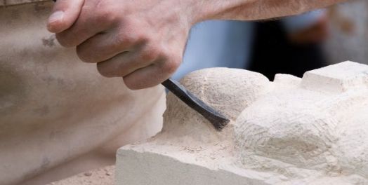 神的创造需要工作（创1:3-25；2:7）