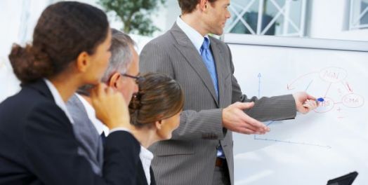 神创造人，并赐给他们能力工作（创1:26-2:25）